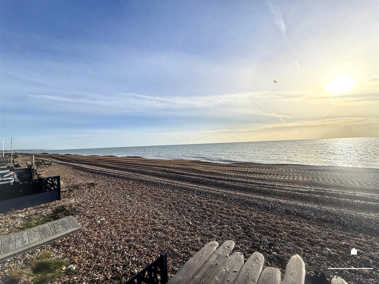 1 Bedroom Apartment. 400 Coast Road in Pevensey,  5